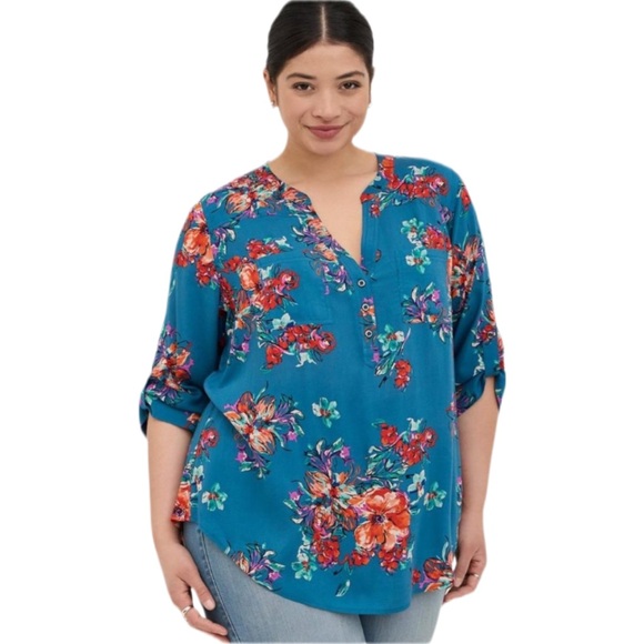 Torrid Blue Floral Harper Pullover Challis Blouse Tunic Size 1X 14-16 Summer Top - Picture 2 of 16